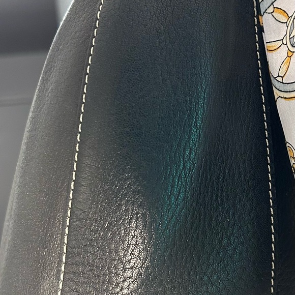 Fossil Black Jolie Leather Hobo Bag Approx. 15.5” x 10” x 4”EUC like new - Picture 5 of 11